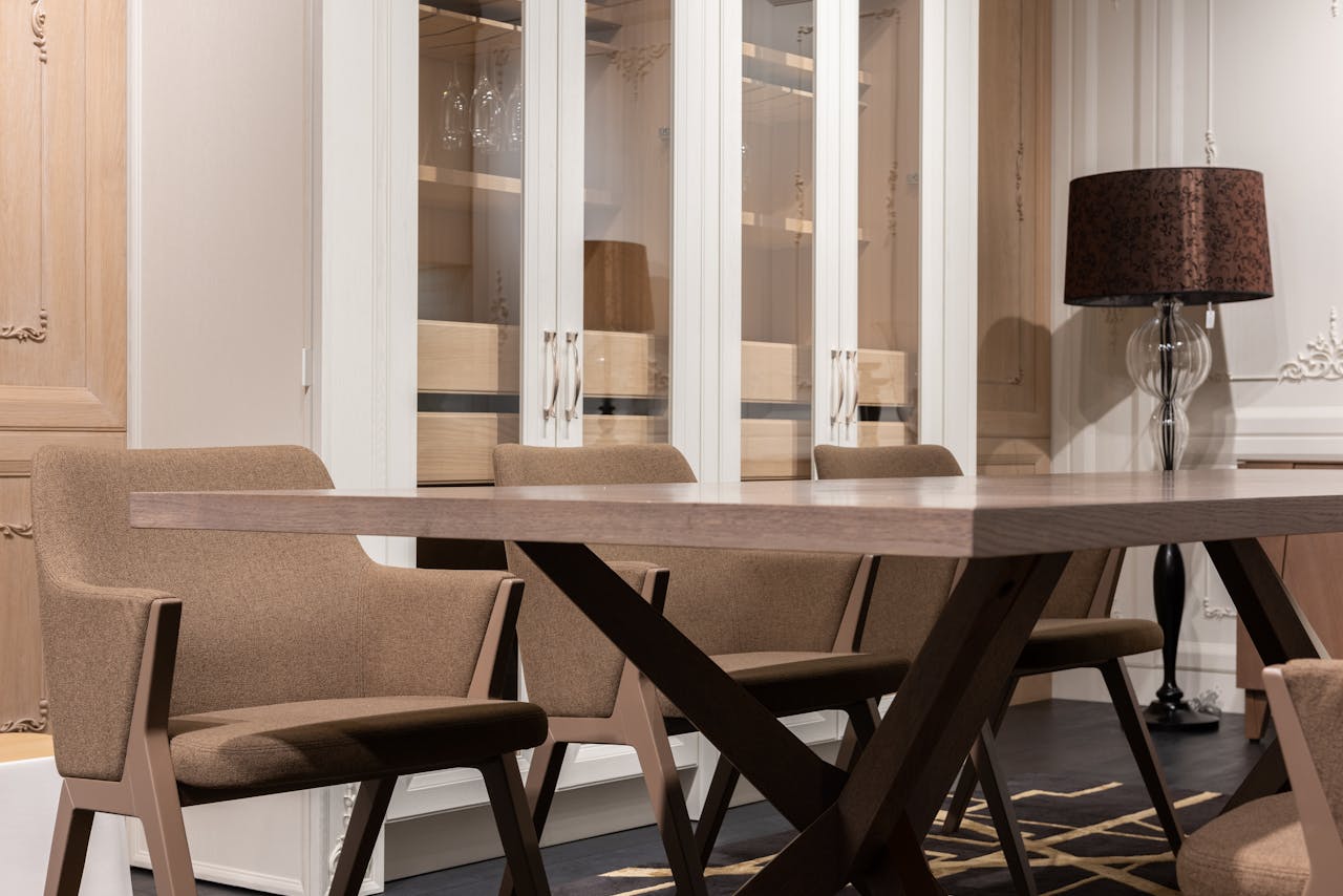 proste krzesła tapicerowane